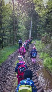 Kindergarten Bach mit Jägern unterwegs, OÖ LJV