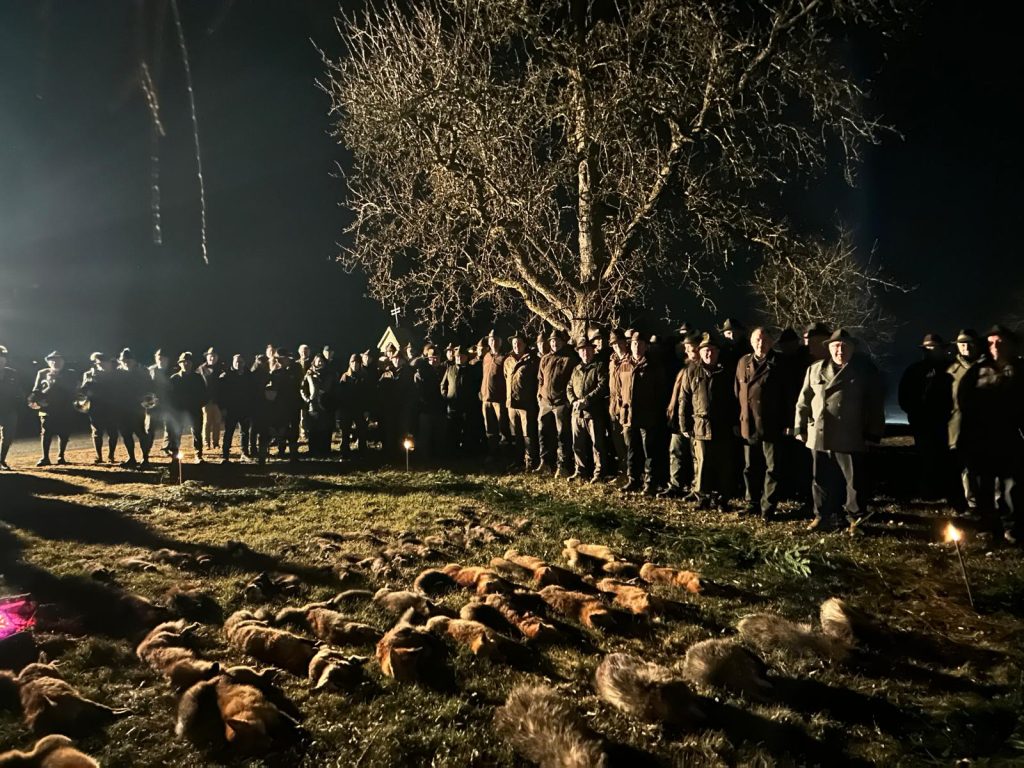 Traditionelle Raubwild-Streckenlegung in Herzogsdorf, OÖ LJV